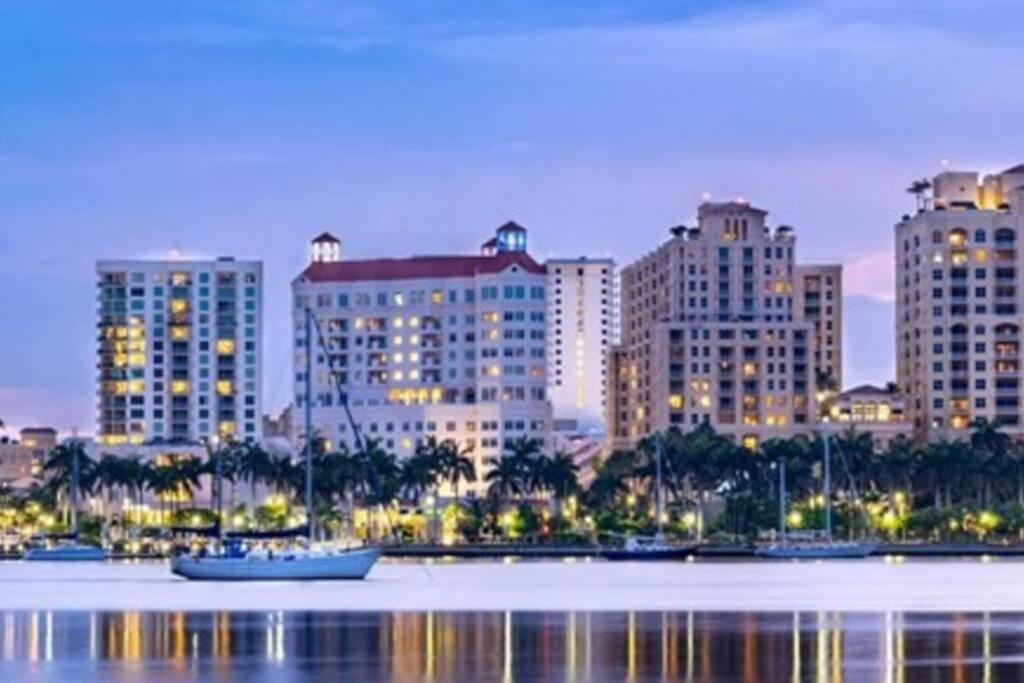 Beautiful Main House In West Palm Beach Exterior photo